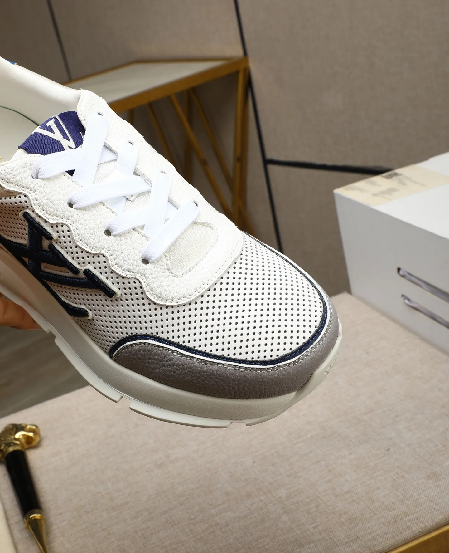 Men's shoes 💰460 📛📛【LOUIS VUITTON】Louis Vuitton official website synchronized new products 👟Milan fashion catwalk style 🇰🇾🇰🇾LV family logo, celebrity style, a must-have for fashionistas ⚠️First-layer calfskin ➕Genuine leather lining ➕Official website original version special outsole 👞Number 38-44
